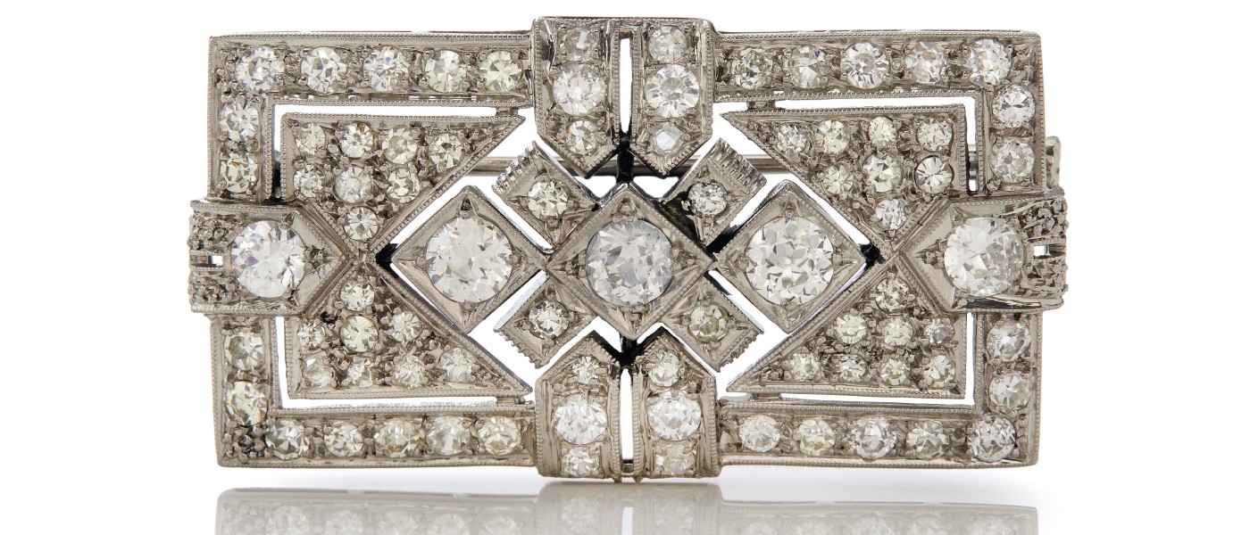 Tiaras and brooches in spotlight at auction sales